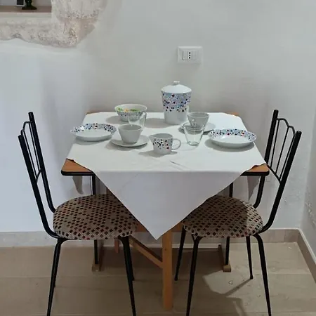 Casetta Giosue アパート オストゥーニ